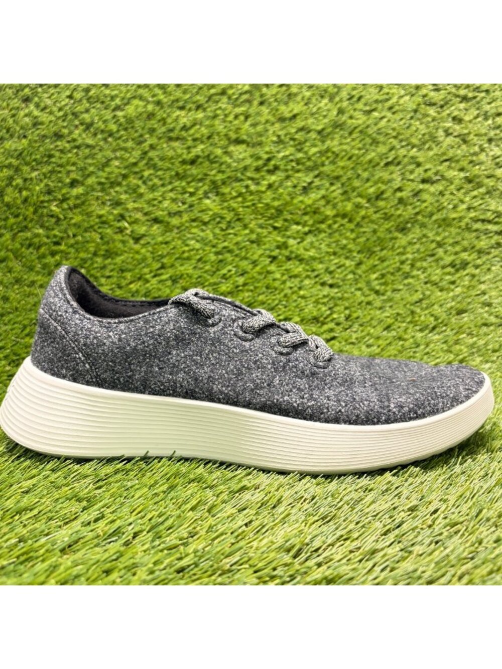 Allbirds Wool Runner Go Mens Size 9.5 Gray White Athletic Running Shoes Sneakers